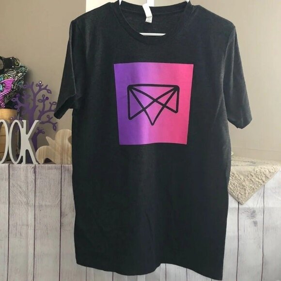 Bella Canvas sz M Gray Graphic Short Sleeve Tee - Picture 1 of 7